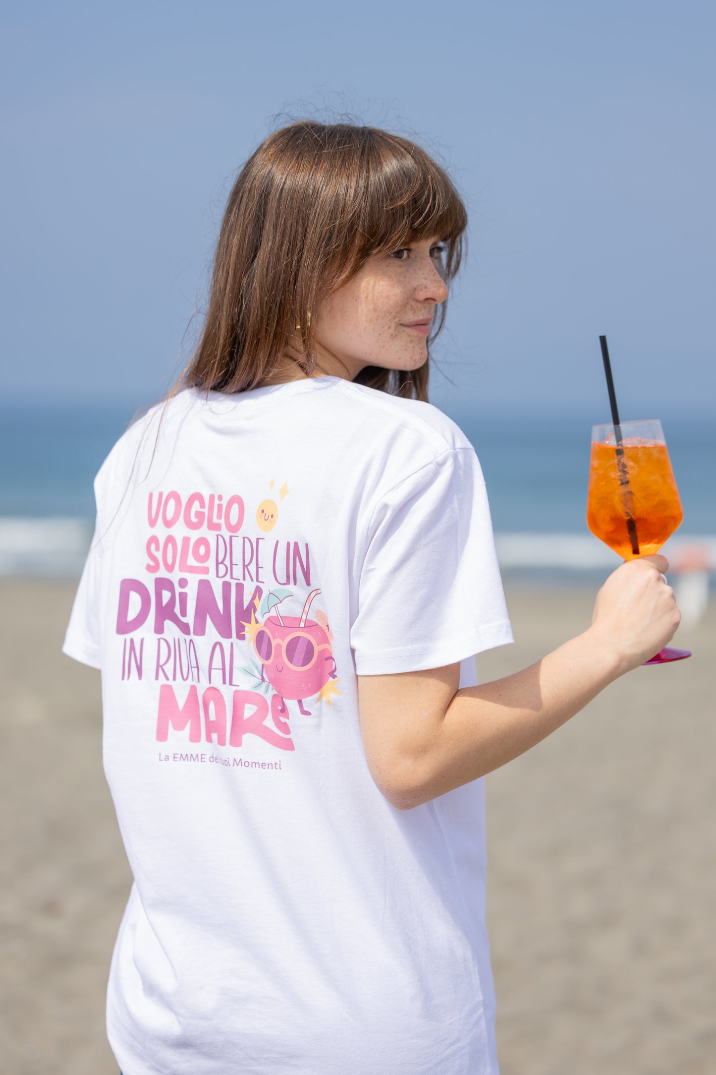 T-shirt “Voglio solo bere un drink in riva al mare”